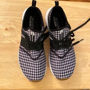 Womens New Balance Energize Sport sneakers